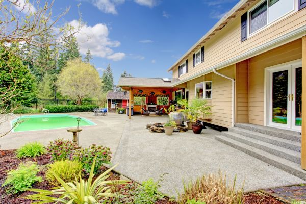 Cost of Pool Area Concreting in Lafayette